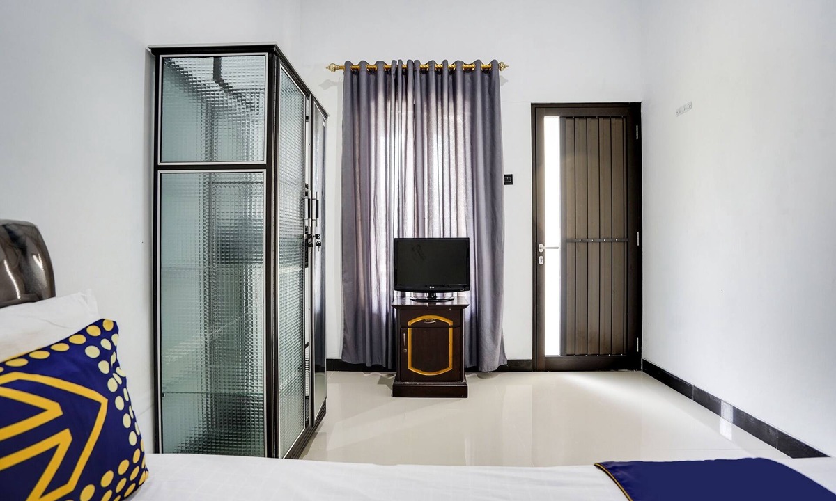 Gresik Hotel | SPOT ON 91745 Rumah Kost Gresik Syariah