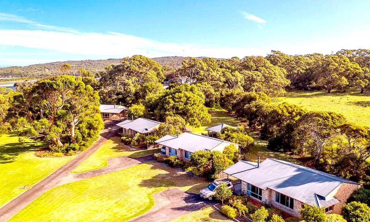 Ocean Beach Ski Chalet | Spring Bay Villas