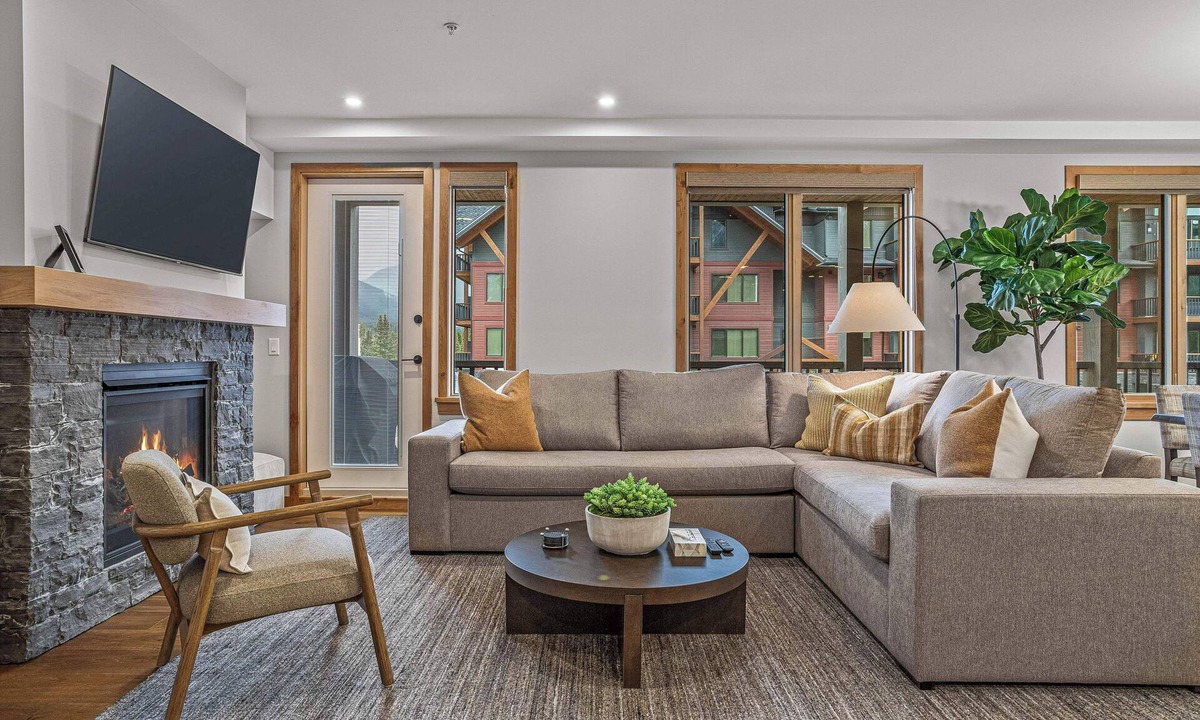 Canmore Condo | Spring Creek Vacations 3 BR Premier Condo 213TM
