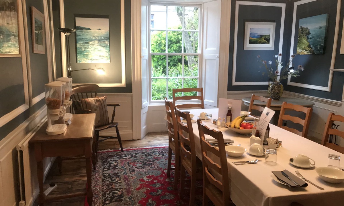 Egloshayle Bed & Breakfast | Spring Gardens B&B