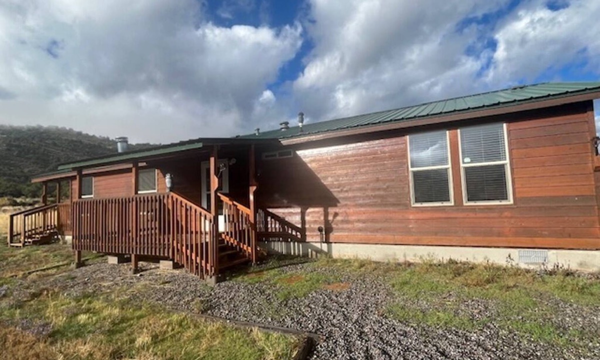 South Fork House | Spring has Sprung and the Mountains are Calling! Trailer Parking Available