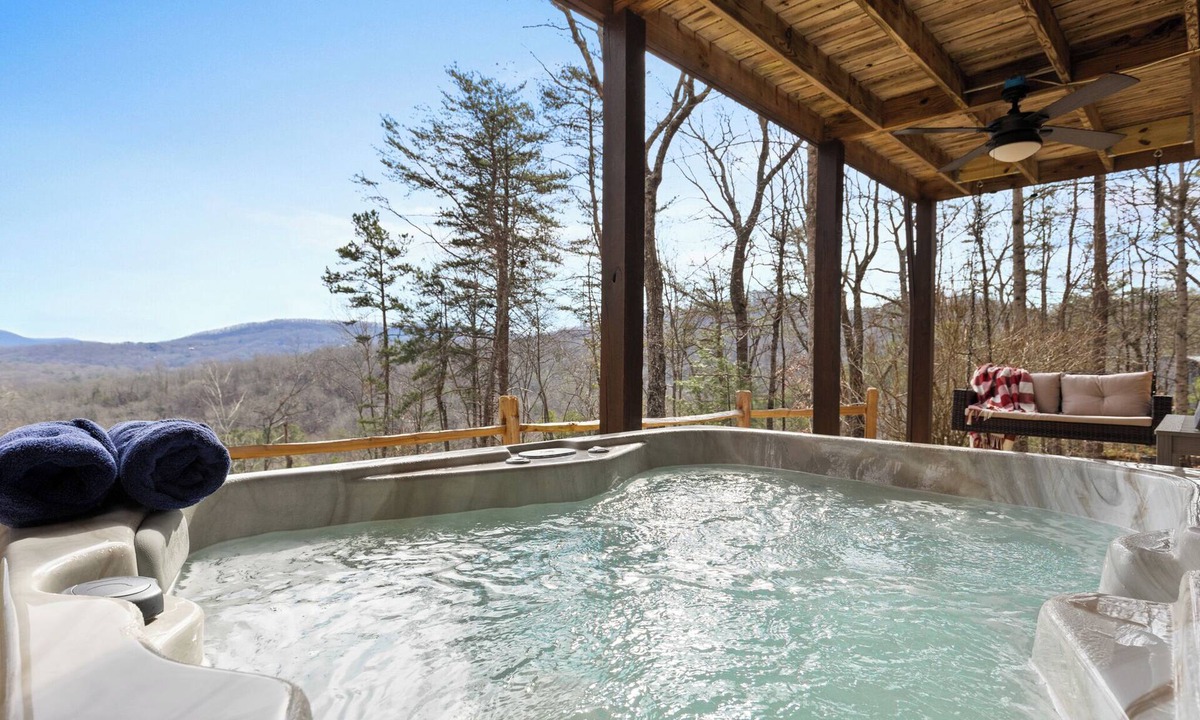 Blue Ridge Cabin | Spring in the Mountains, Hot tub, Arcade, Fire pit