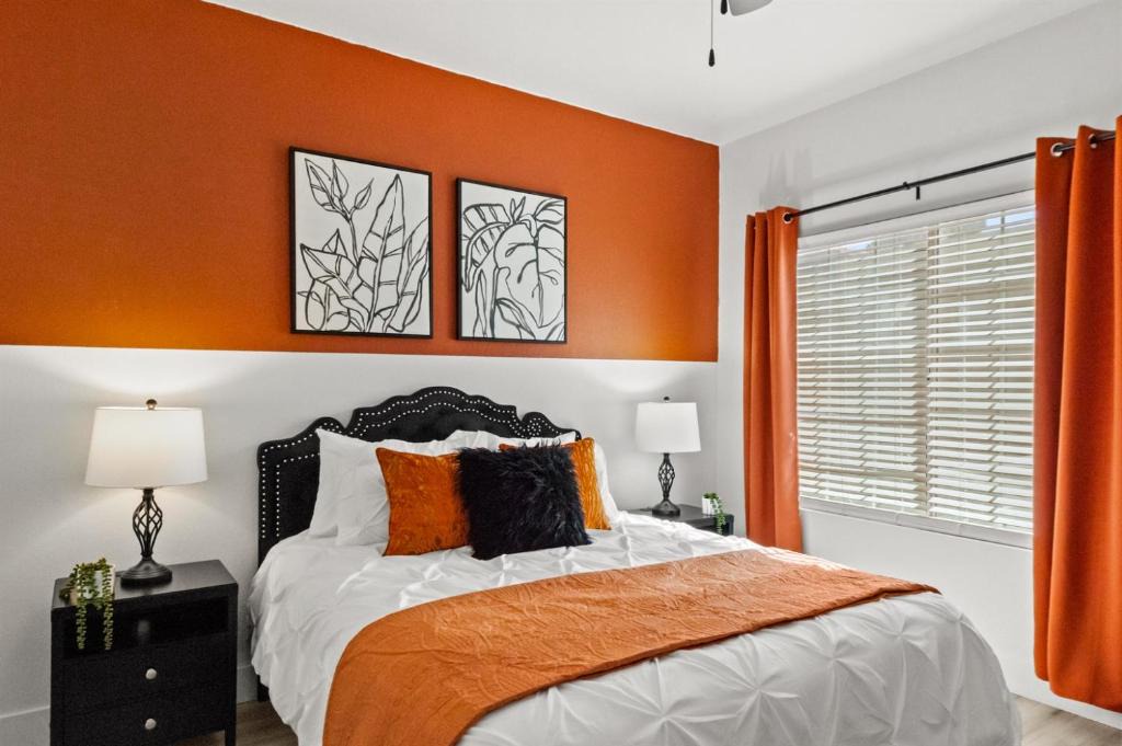 North Scottsdale Apartment | Spring Training Oasis King Bed Near Kierland