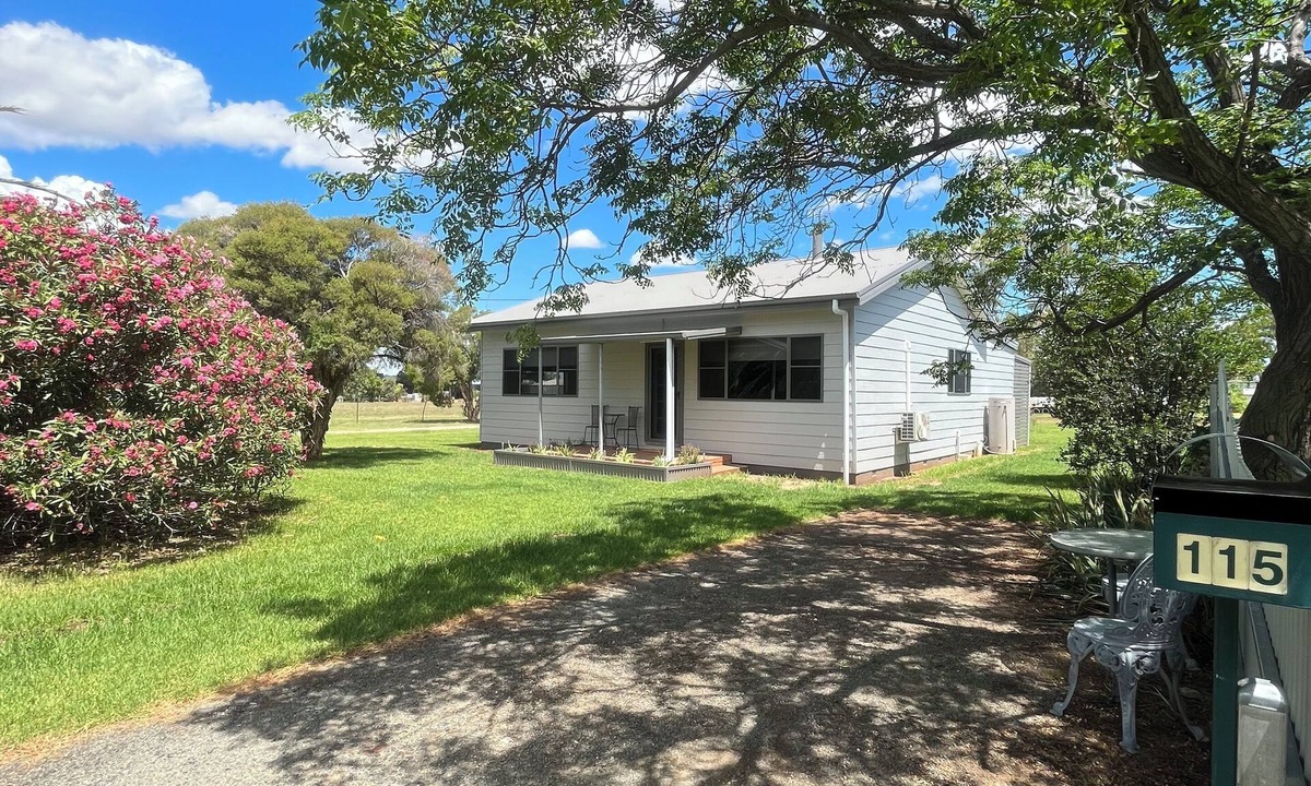 Parkes House | Spring Valley Cottage