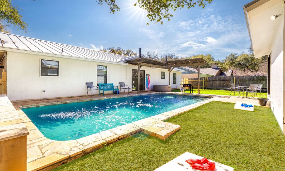 North San Antonio - SAT House | Springhill Oasis with Pool, Hot Tub and Game Room!