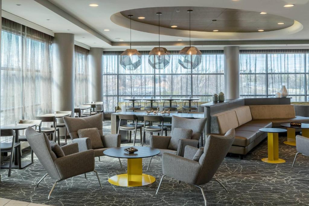 Jefferson Manor Hotel | SpringHill Suites Alexandria Southwest