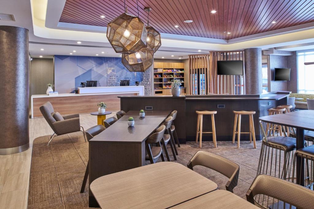 Dearborn Hotel | SpringHill Suites by Marriott Detroit Dearborn