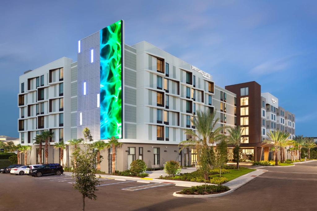Millenia Hotel | SpringHill Suites by Marriott Orlando at Millenia
