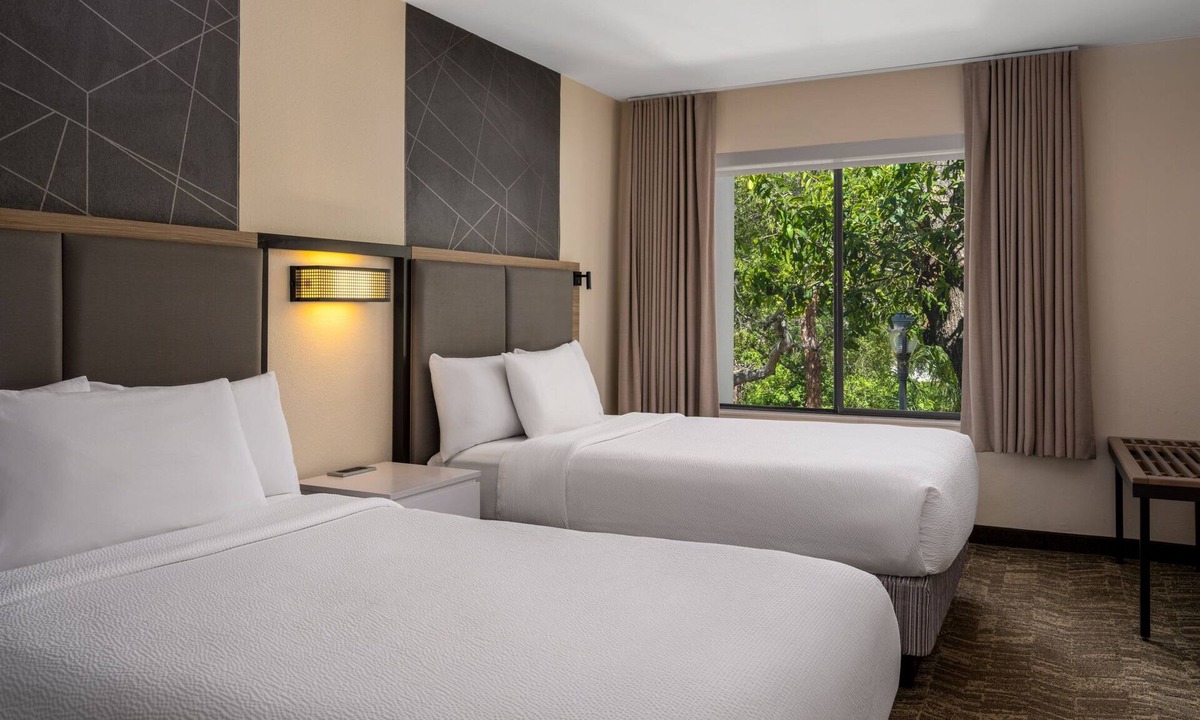 Bayou Oaks Hotel | SpringHill Suites by Marriott Sarasota Bradenton