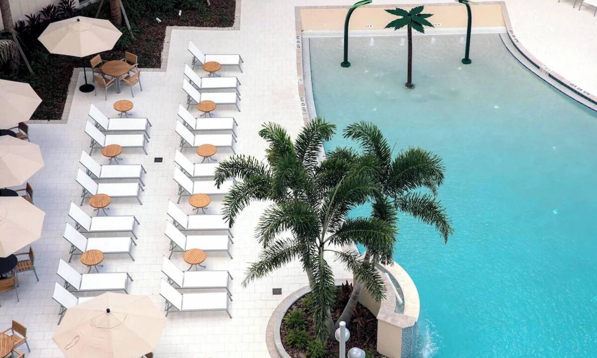 Florida Central Atlantic Coast Hotel | SpringHill Suites | Queen Suite | Close to Airport & Convention Center