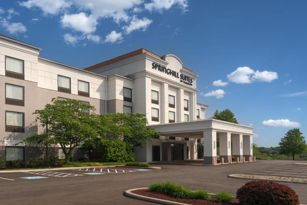 Willock Hotel | SpringHill Suites West Mifflin