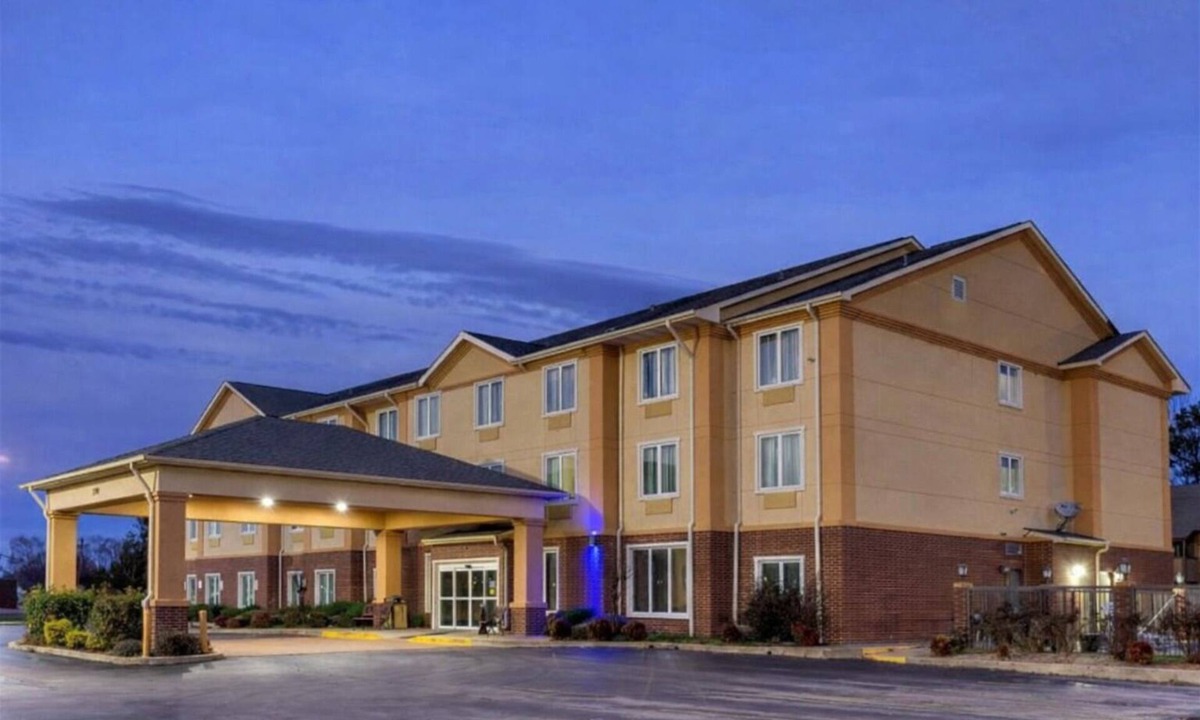 Marion Hotel | Springplace Inn & Suites
