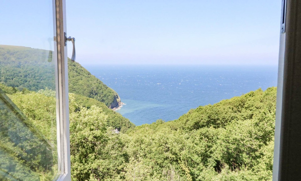 Hele Cottage | Springside
