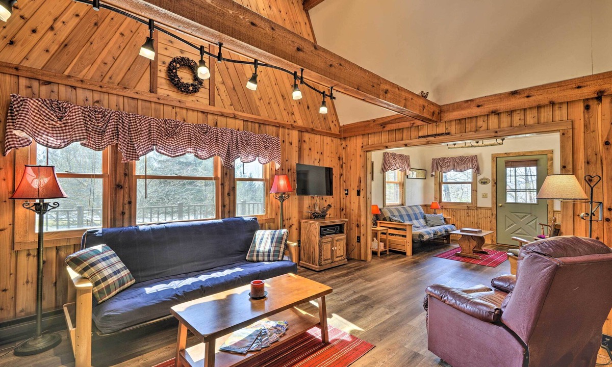 Springwater Cabin | Springwater Cabin Near Hiking, Lakes, & Vineyards