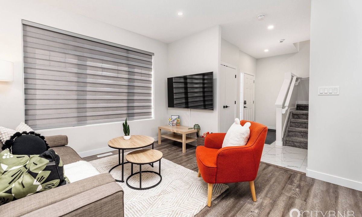 North Central Edmonton House | Spruce Ave - Parking - Sleeps 4