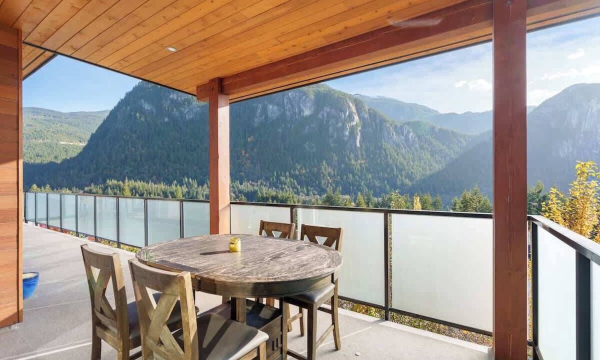 Squamish House | Squamish Retreat With The Best View!