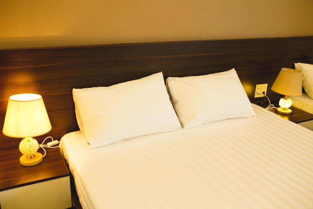 Ha Long Hotel | Square Hostel