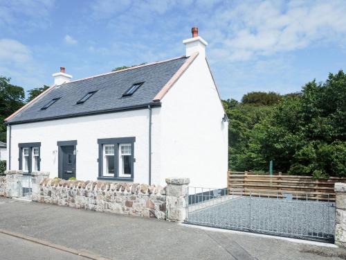 Stranraer House | Squirrel Cottage