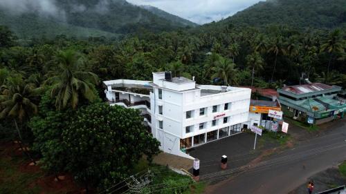 Irinjalakuda Hotel | Sreeja Myst