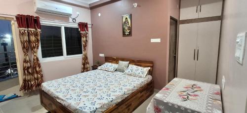 Deoghar Apartment | Sri Krishna Kunj - Entire 2BHK with Balcony
