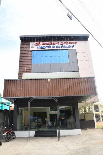 Periyakulam Hotel | SRI NAVANEETHA KRISHNA MAHAL & RESIDENCY Ac