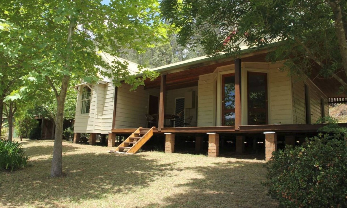 Upper Macdonald House | St Albans Tranquil Escape