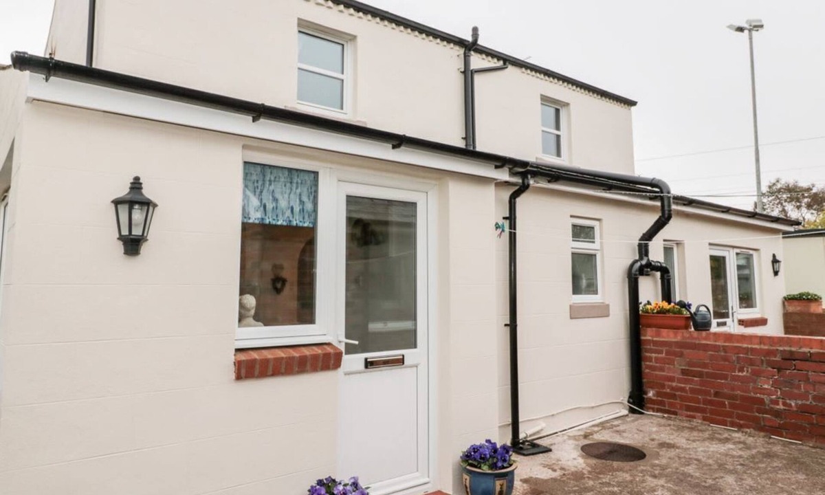 Berwick-upon-Tweed House | St Cuthbert's Cottage Retreat