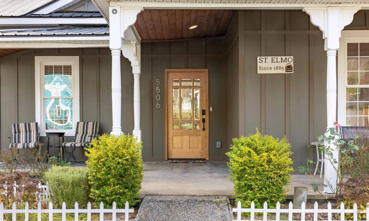 St. Elmo Improvement League House | St. Elmo Lookout - Beautiful Home|Monthly Stays!