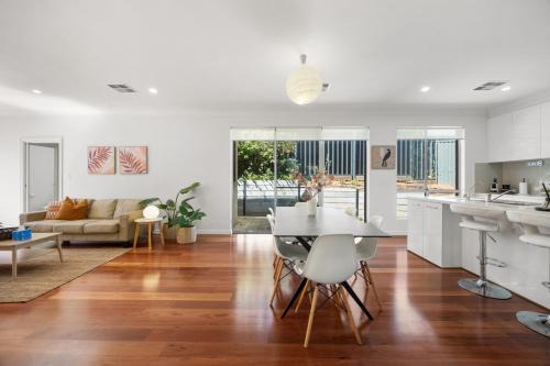 St Georges House | St Georges Gem - Spacious and Well-located Family Stay
