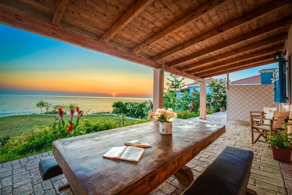 Tsilivi Apartment | St Harry's Windmill - Seafront Apartments