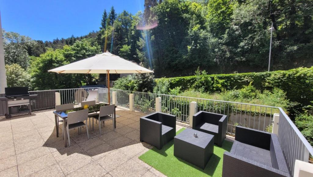 Saint-Nectaire Apartment | St Nectaire- Appartement Terrasse Privée- 4 personnes
