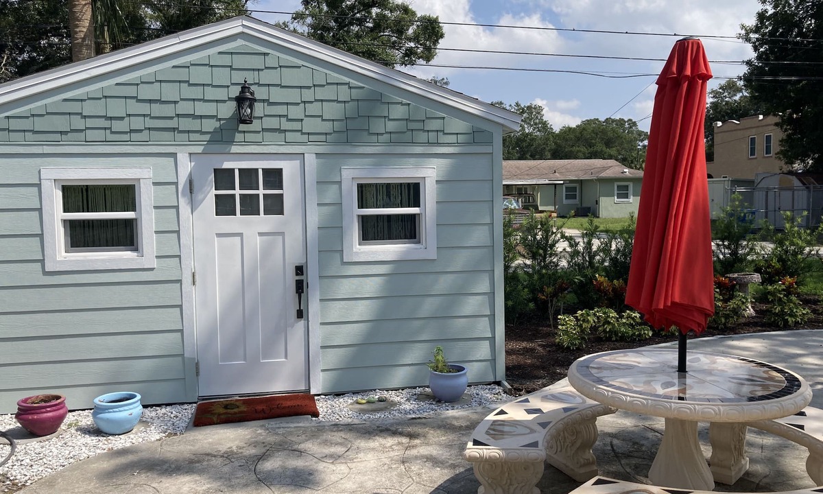 St. Petersburg Cottage | St Pete/gulfport Tiny little small home
