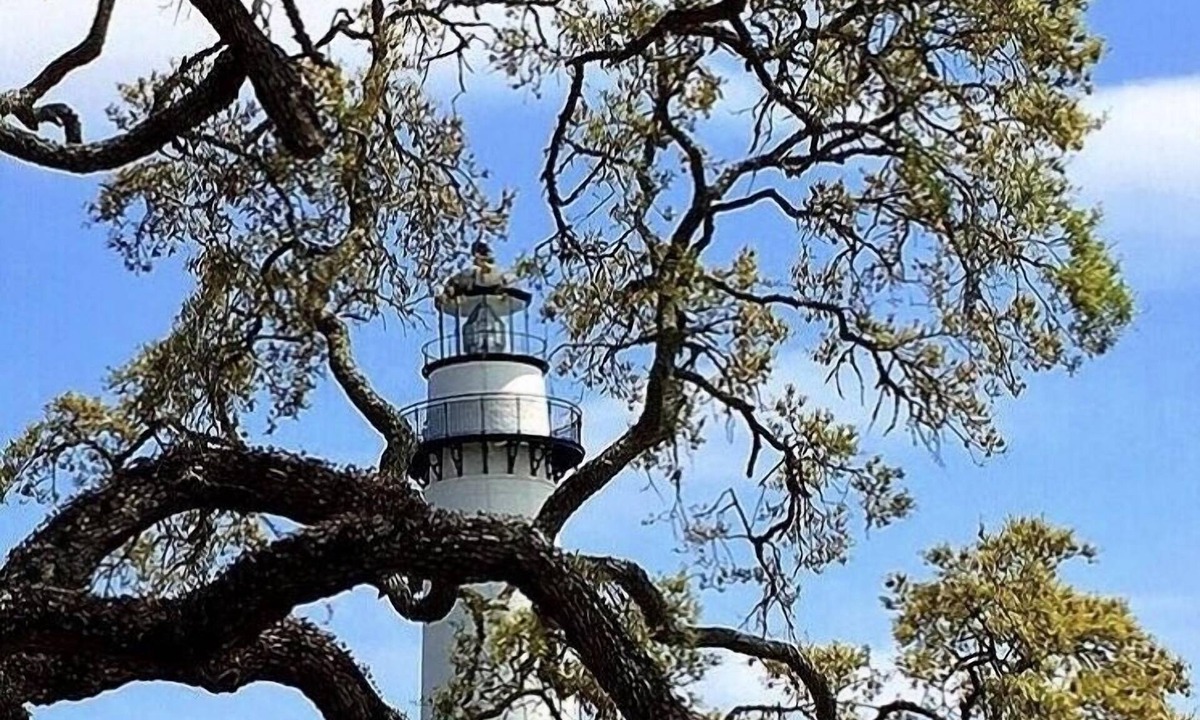 Saint Simons Island House | St. Simons Island South End - Cozy & Quiet - 1 mile to beach, pier, village…
