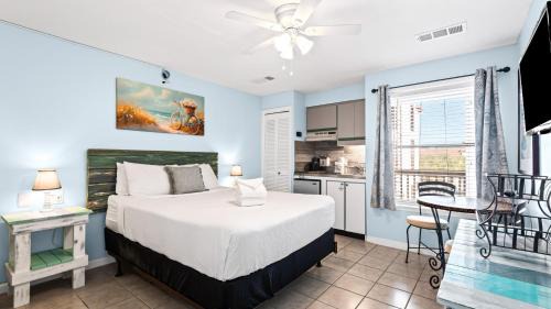 Gulf Lagoon Beach House | St Thomas Square 1202C - A Little SeaEsta