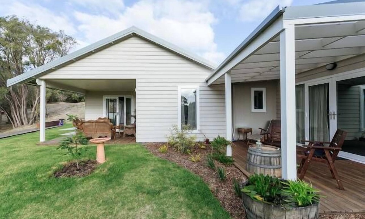 Robinson House | Stablebase - contemporary country accommodation