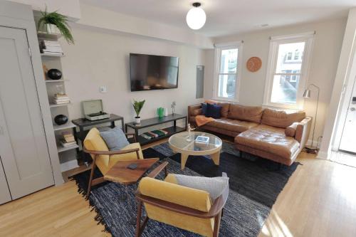Hill East House | Stadium Armory Stay
