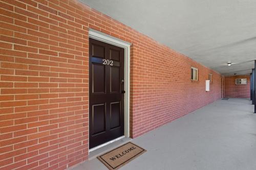Athens Apartment | Stadium Village Flat - Walk to DT & Stadium! apts