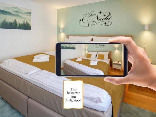 Waldshut-Tiengen Apartment | Stadtdomizil Ziegelfeld - Ruhig & Zentral, 65" TV, Südbalkon, vollausgestattete Küche, Altstadt fußläufig, Bahnhof 5-10 Min, Tiefgarage im Haus
