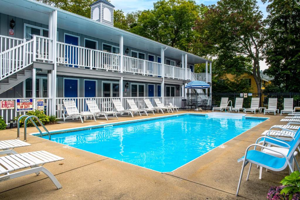 Ogunquit Hotel | Stage Run by the Sea