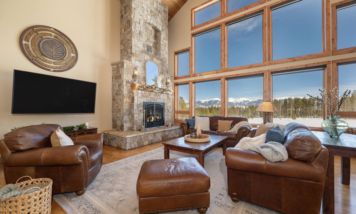 Granby House | Stagecoach Cabin 5 Bedroom Home by RedAwning