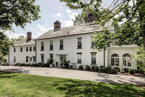 Goshen Hotel | Stagecoach Inn