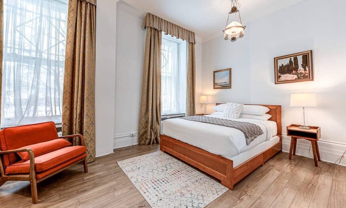 Vieux-Quebec-Cap-Blanc-colline Parlementaire Hotel | Standard Room #3