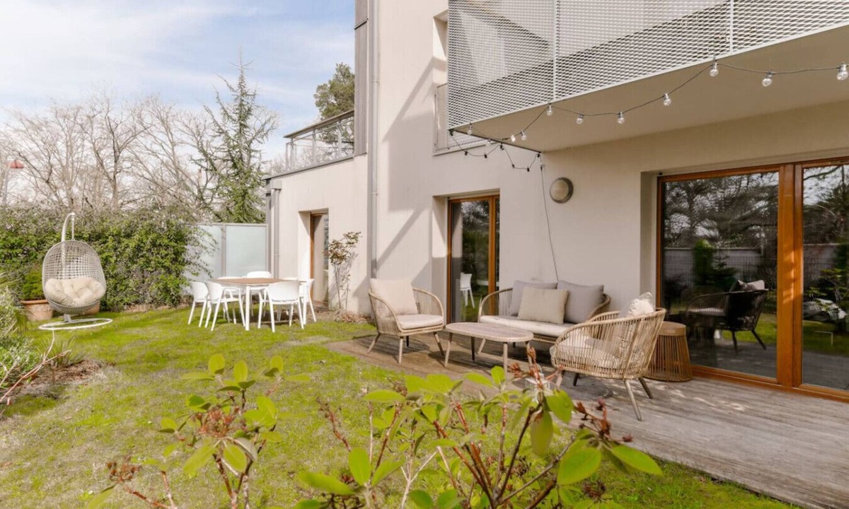Clagny Glatigny Apartment | Standing apartment with garden - Haras de Jardy