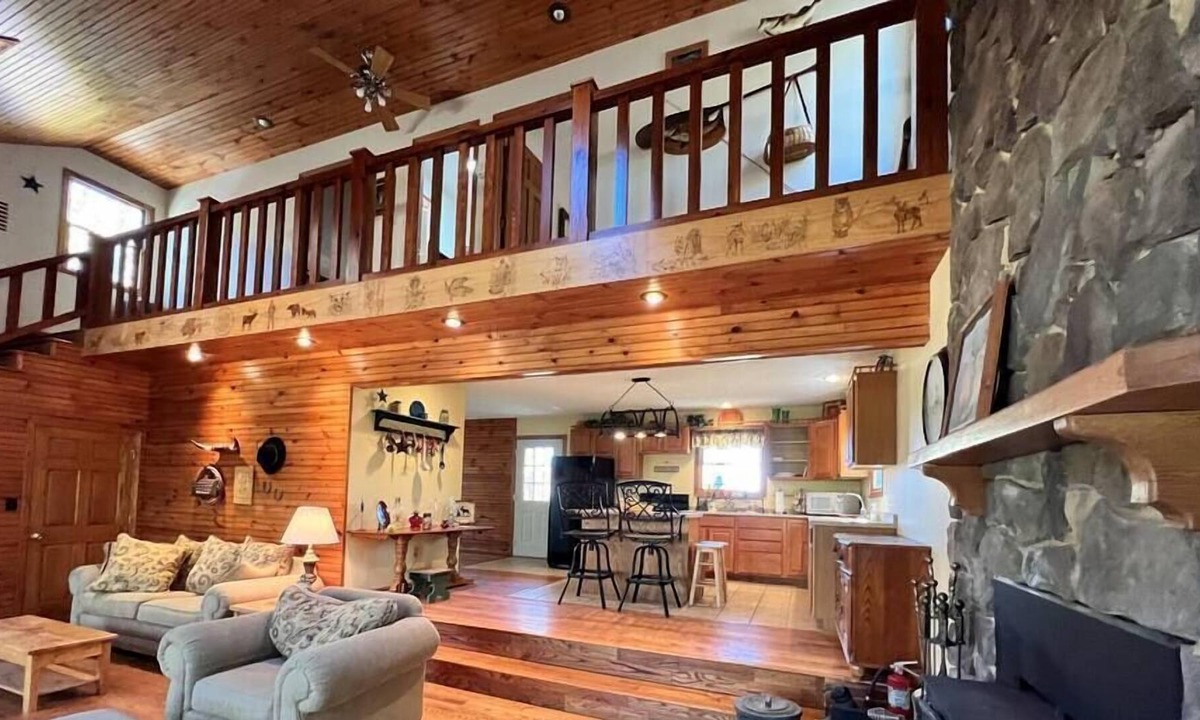Huttonsville Cabin | Star View Lodge at Kumbrabow State Forest Off-Grid Lux Cabin