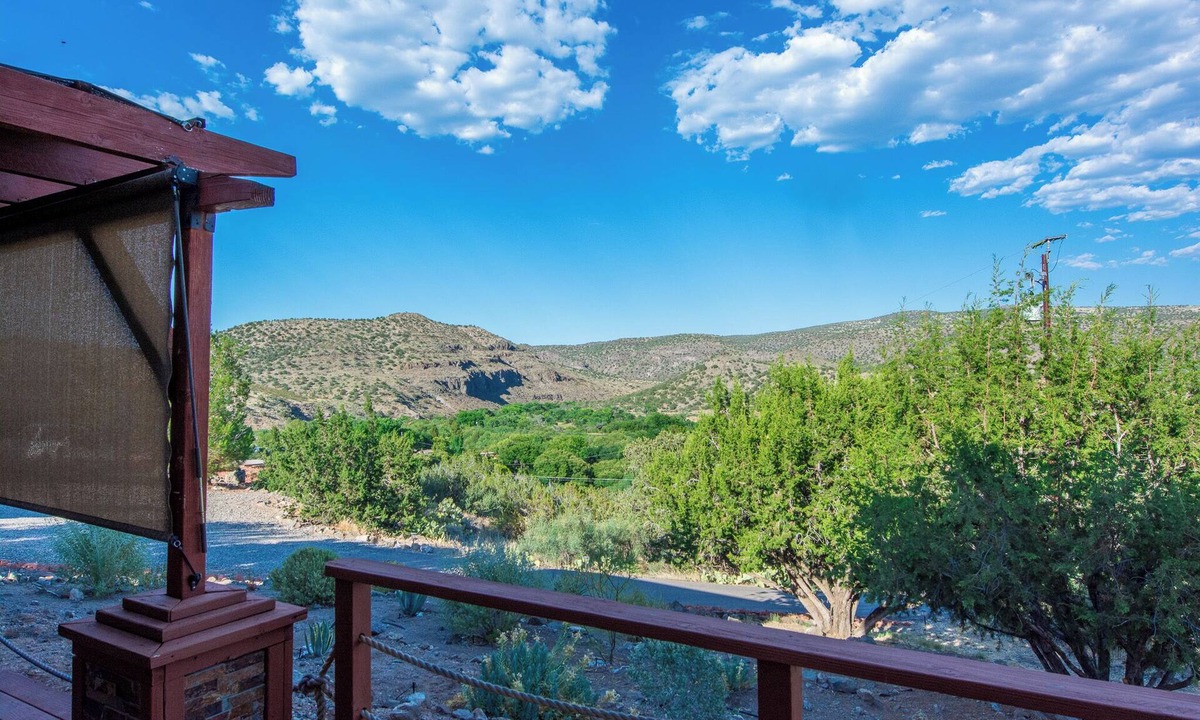Cornville Cottage | Stargazer Cottage Near Sedona Pool Hot Tub King Bed