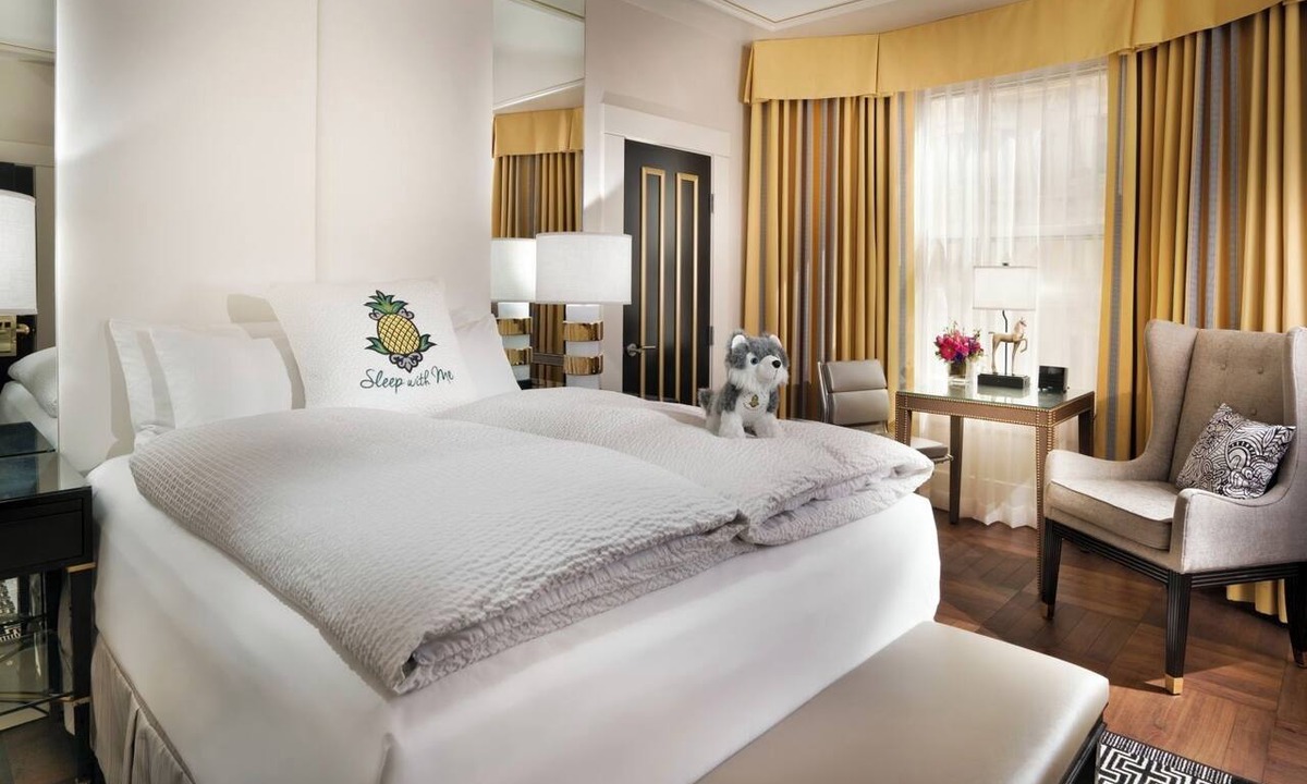 Theater District Hotel | Starlet Queen Refuge, Staypineapple, Comfort Redefined, Union Square’s Spotlight