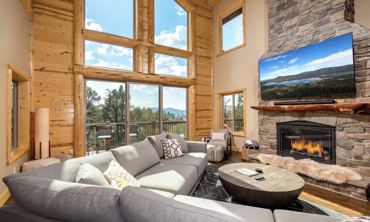 Eagle Mountain Estates House | Starlight Chalet. Stunning Views. Modern. Spacious
