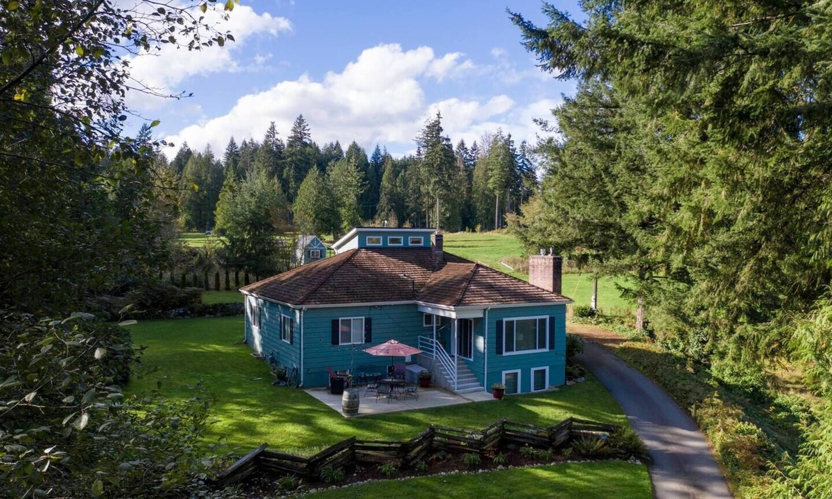 Mill Creek House | Starlight Cottage Country Chic Getaway Near Mill Creek, Snohomish, & Woodinville
