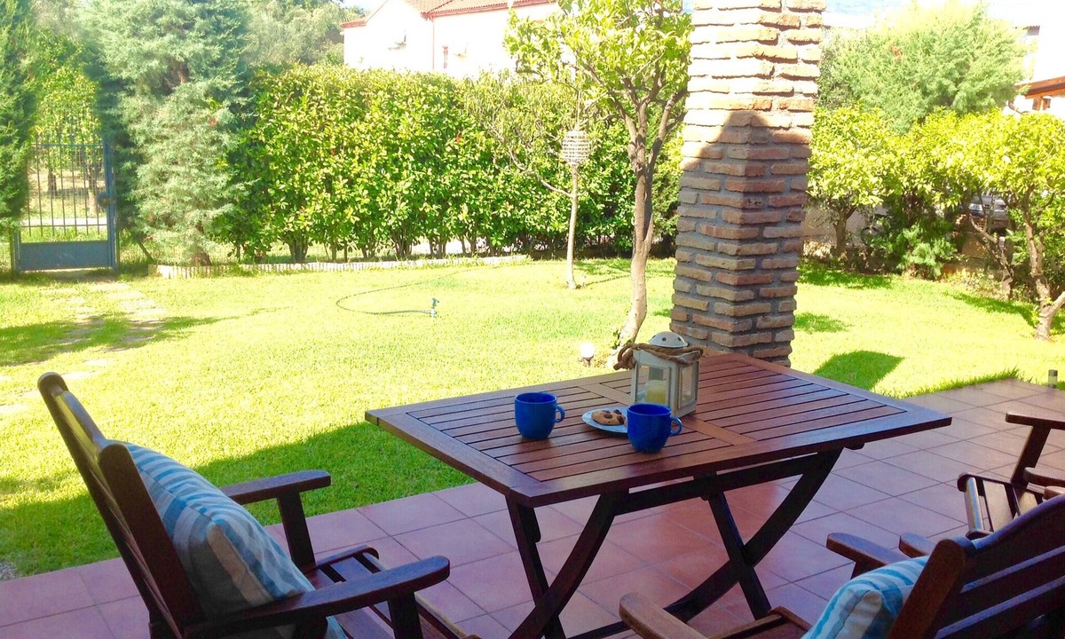 Aigio Villa | Starlight Villa by the sea (80m from the beach)
