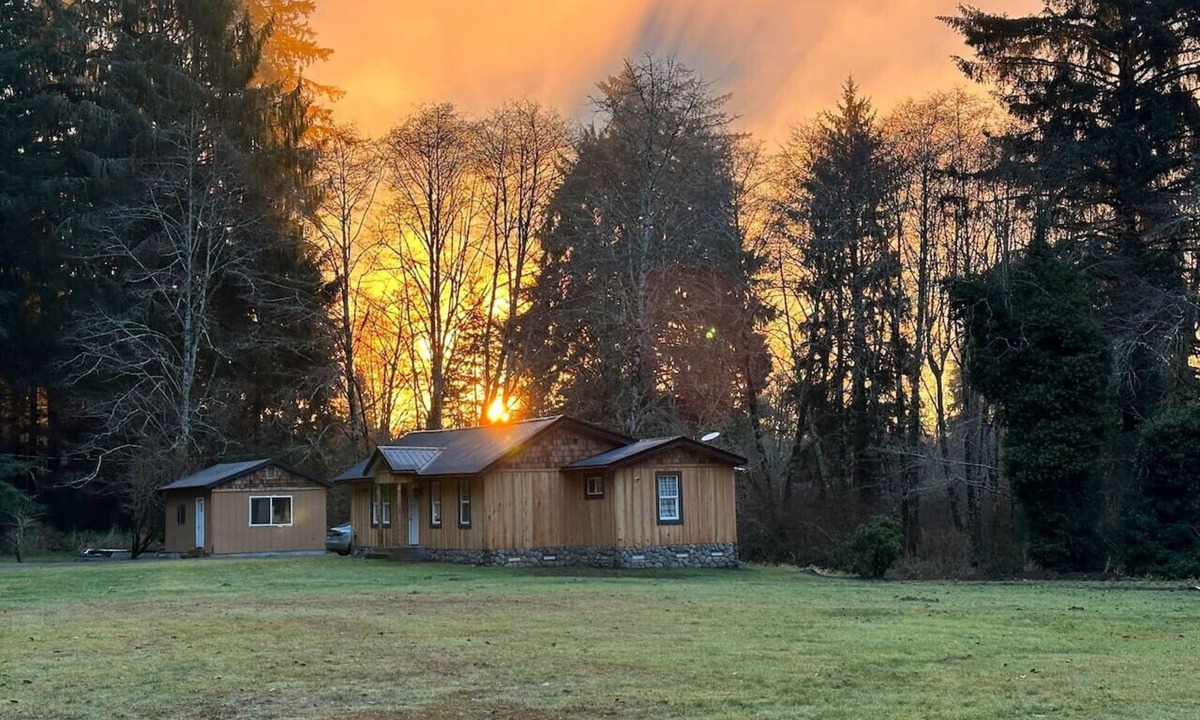 Raymond Cabin | Starry Night Cabin